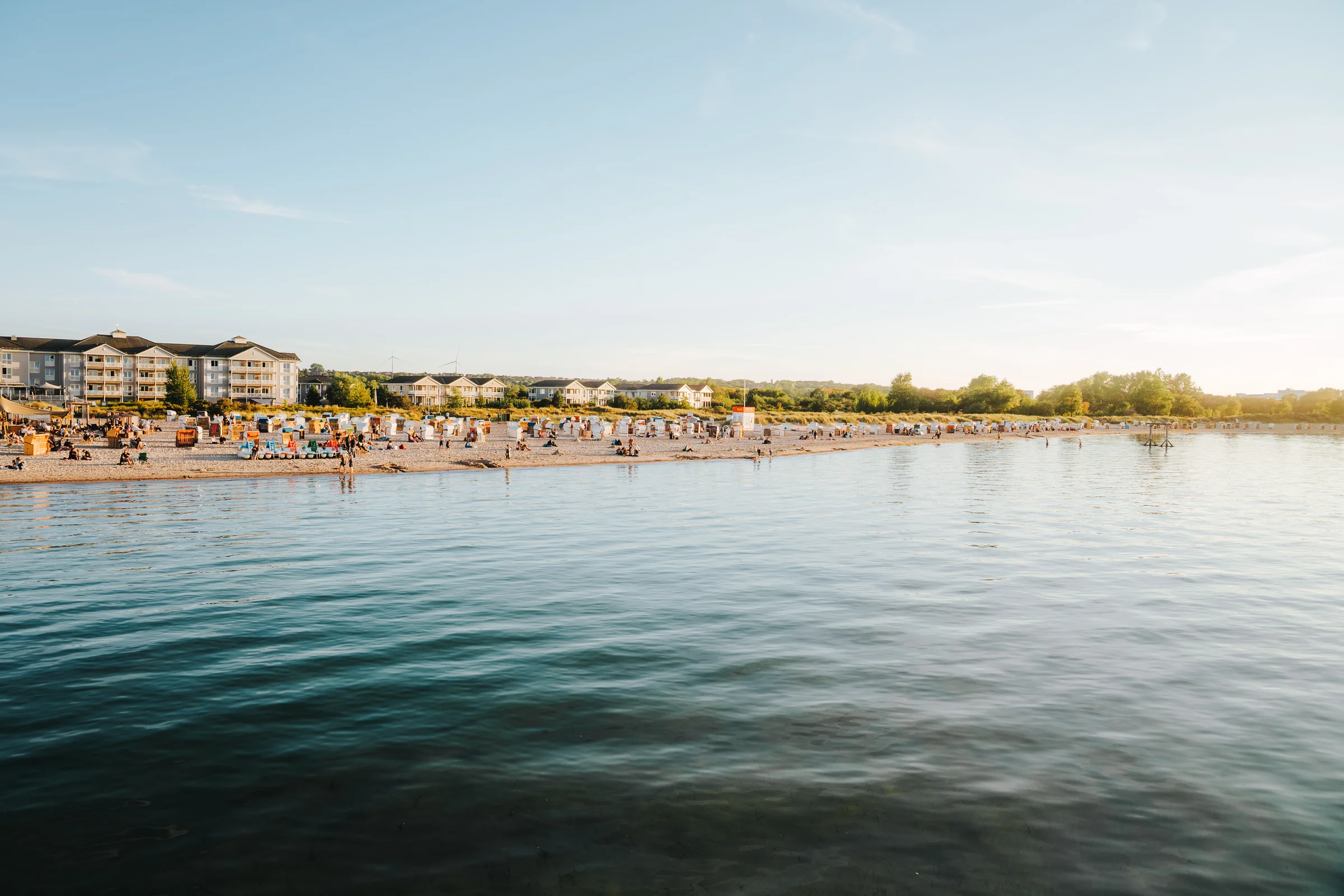 Strandkörbe am Meer